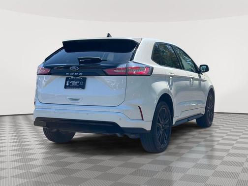 Star White 2022 Ford Edge ST-Line