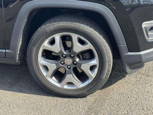 Diamond Black 2018 Jeep Compass Limited