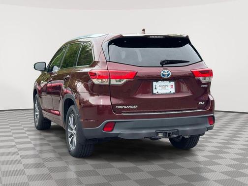 Ooh La La Rouge Mica 2018 Toyota Highlander Hybrid XLE