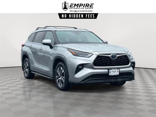 2022 Toyota Highlander Hybrid XLE