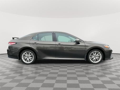 2018 Toyota Camry Hybrid XLE