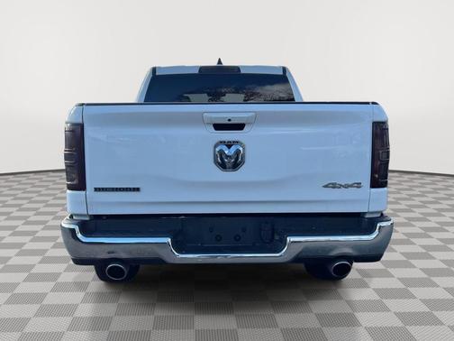 Bright White Clearcoat 2022 RAM 1500 Big Horn