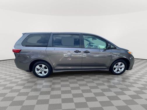 Predawn Gray Mica 2020 Toyota Sienna L