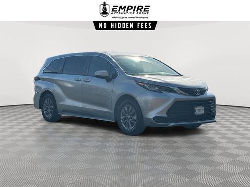 2021 Toyota Sienna LE