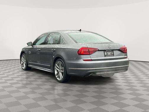 2017 Volkswagen Passat 1.8T R-Line