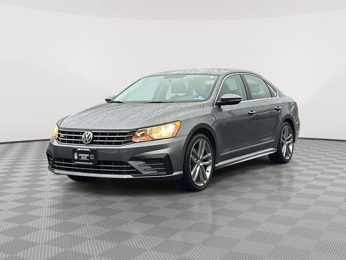 2017 Volkswagen Passat 1.8T R-Line