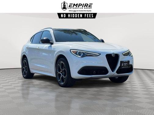 Alfa White 2023 Alfa Romeo Stelvio Ti