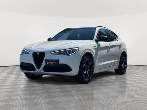 Alfa White 2023 Alfa Romeo Stelvio Ti