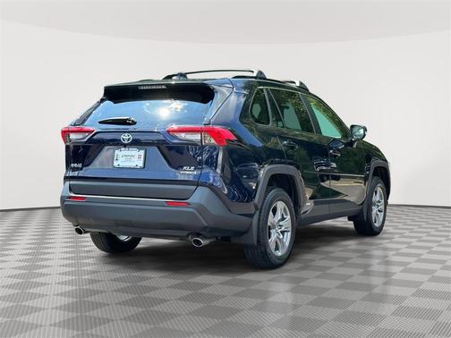 2022 Toyota RAV4 Hybrid XLE