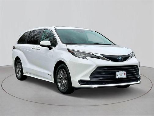 2021 Toyota Sienna LE