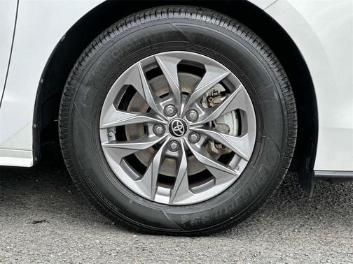 2021 Toyota Sienna LE