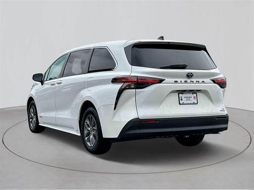 2021 Toyota Sienna LE