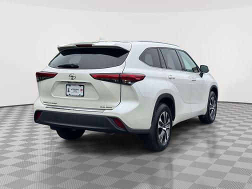 Blizzard Pearl 2020 Toyota Highlander XLE
