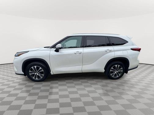 Blizzard Pearl 2020 Toyota Highlander XLE