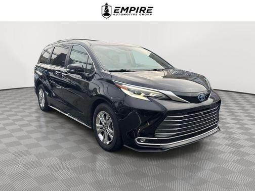 2023 Toyota Sienna Platinum 7 passenger