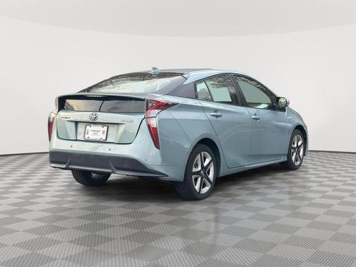2017 Toyota Prius Three Touring