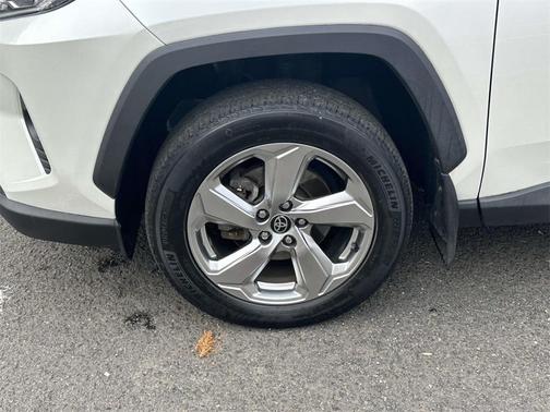 2021 Toyota RAV4 Hybrid XLE Premium