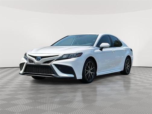 2024 Toyota Camry Hybrid SE