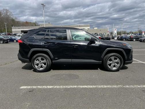 2022 Toyota RAV4 Hybrid LE