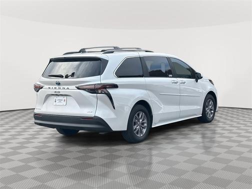 2025 Toyota Sienna XLE