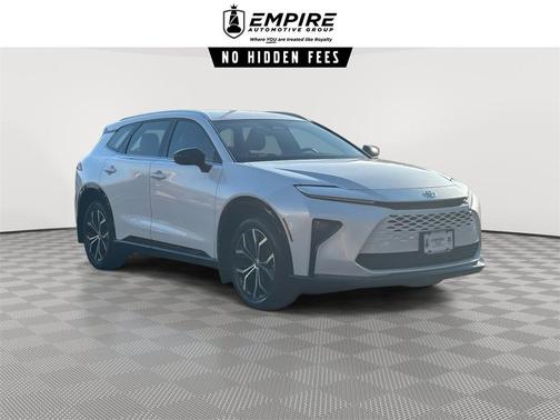 2025 Toyota Crown Signia XLE