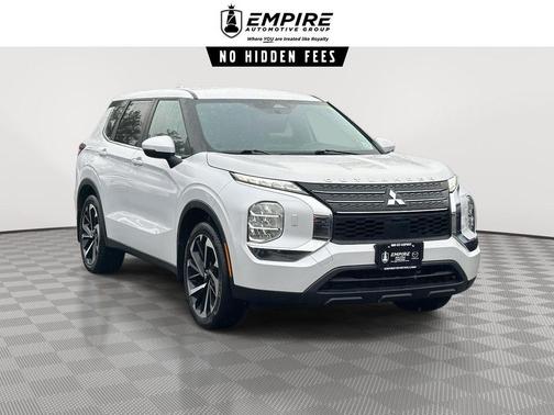 2022 Mitsubishi Outlander ES