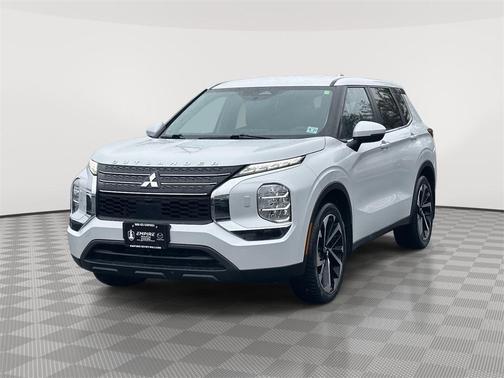 2022 Mitsubishi Outlander ES