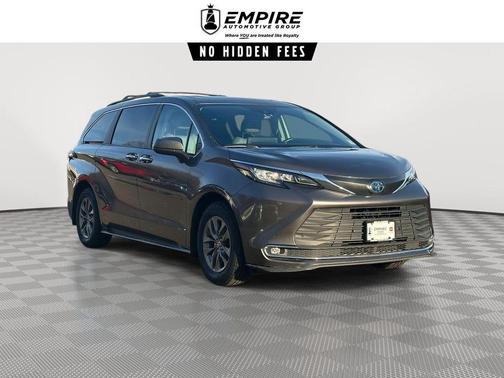 2022 Toyota Sienna XLE
