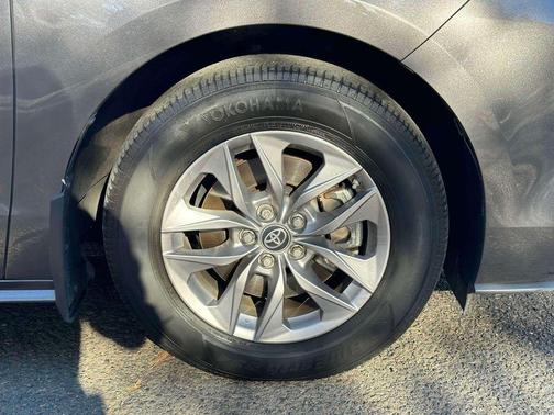 2022 Toyota Sienna XLE