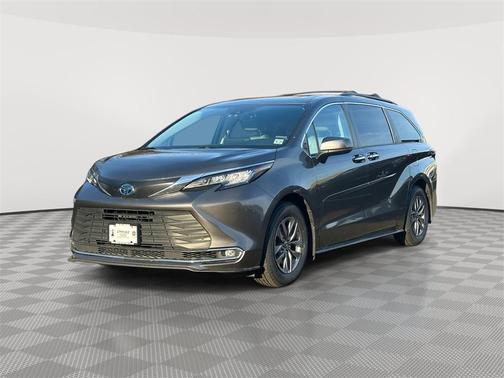 2022 Toyota Sienna XLE
