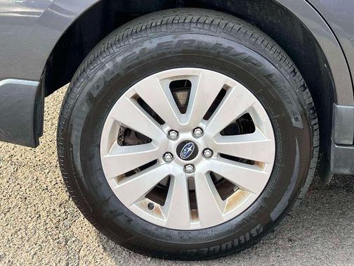 Magnetite Gray Metallic 2018 Subaru Outback 2.5i