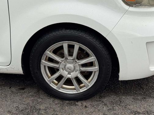 Super White 2009 Scion xB