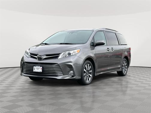 2020 Toyota Sienna XLE