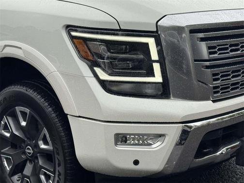 2023 Nissan Titan Platinum Reserve