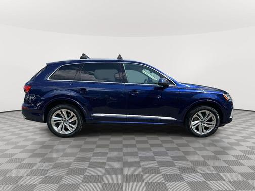 Navarra Blue Metallic 2020 Audi Q7 55 quattro Premium Plus