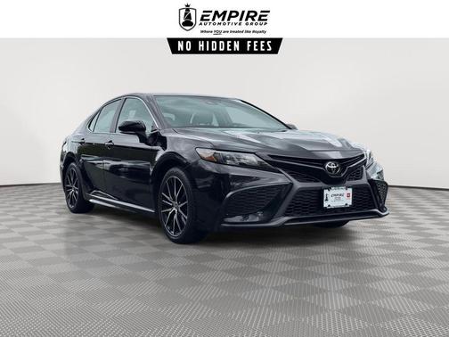 Midnight Black Metallic 2024 Toyota Camry SE