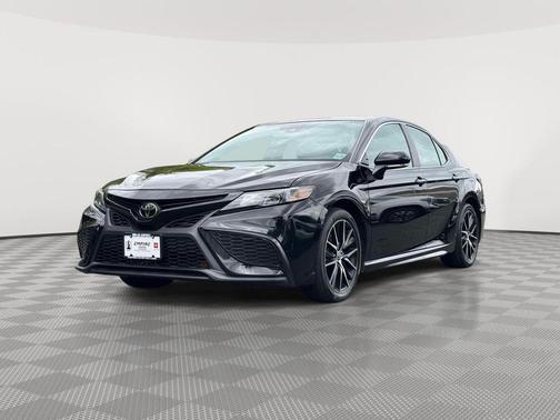 Midnight Black Metallic 2024 Toyota Camry SE