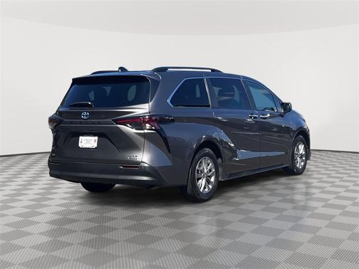 2023 Toyota Sienna XLE