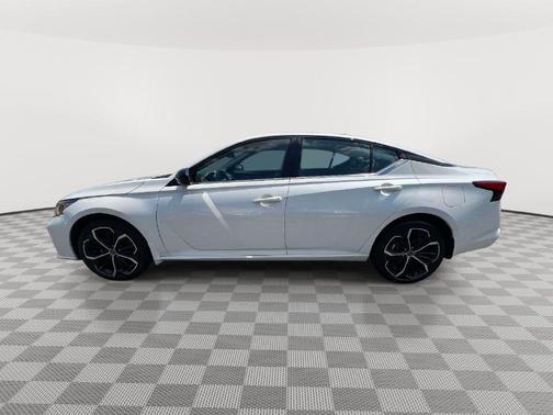 White 2024 Nissan Altima 2.5 SR