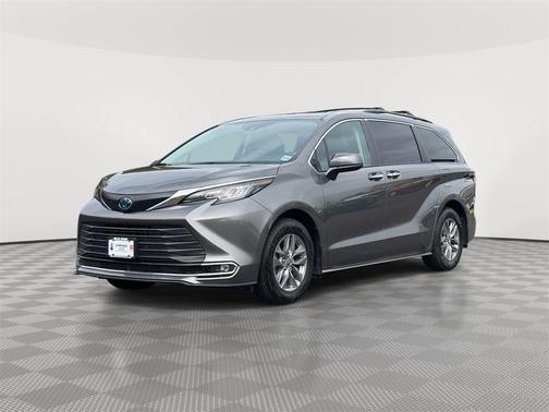 2022 Toyota Sienna XLE