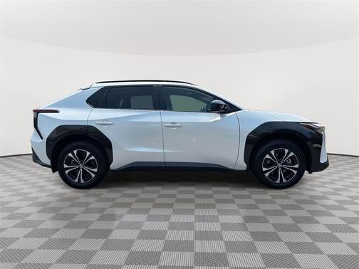 2024 Toyota bZ4X XLE