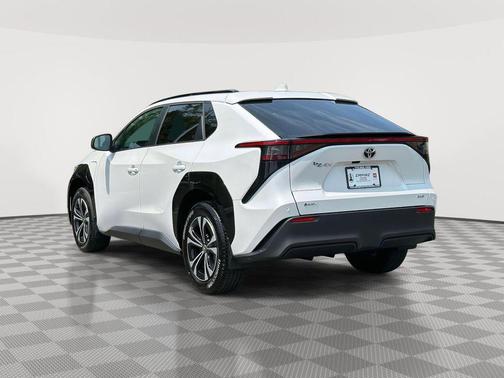 2024 Toyota bZ4X XLE