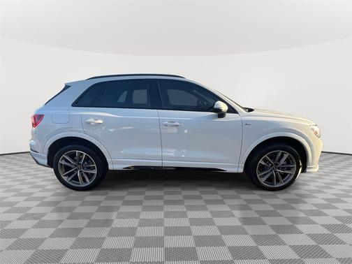 2025 Audi Q3 45 S line Premium