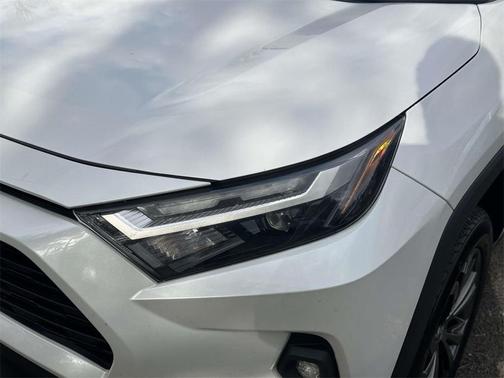 2023 Toyota RAV4 Hybrid XLE Premium