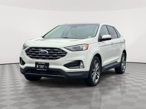 Star White 2022 Ford Edge Titanium