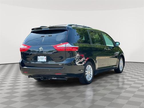 2017 Toyota Sienna XLE Premium