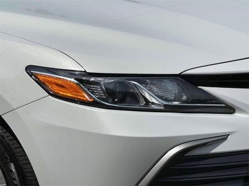2023 Toyota Camry Hybrid LE