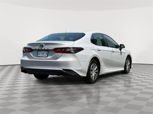 2023 Toyota Camry Hybrid LE