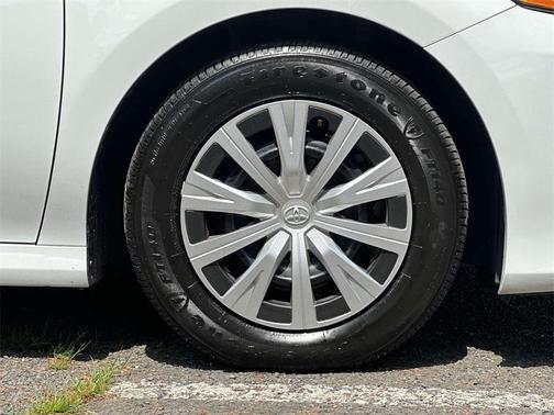 2023 Toyota Camry Hybrid LE