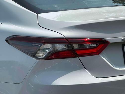 2023 Toyota Camry Hybrid LE